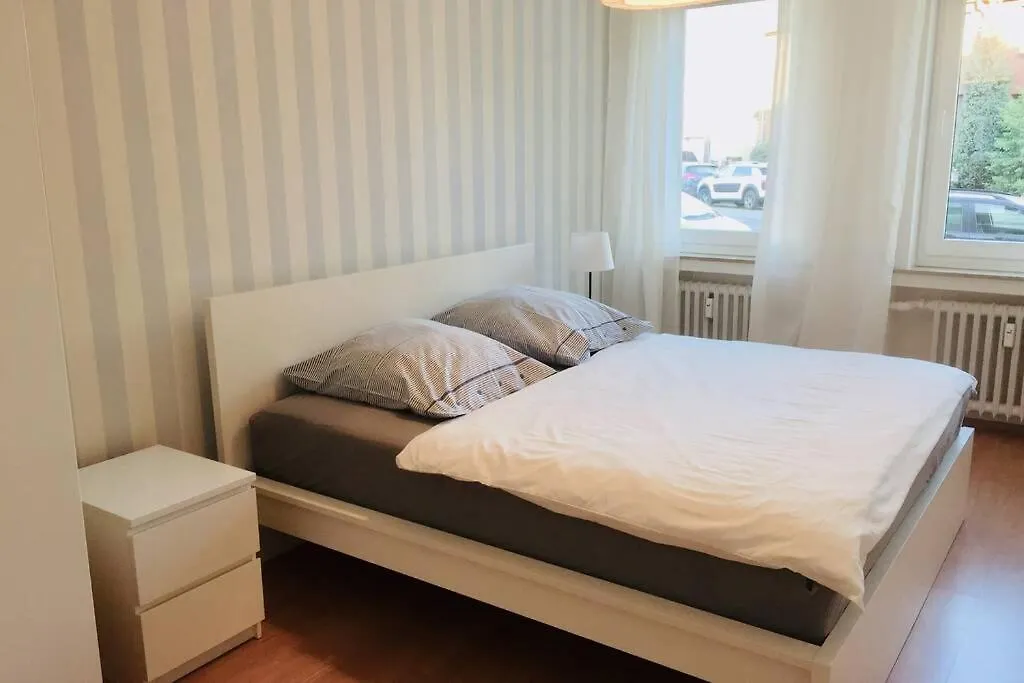 3 Schlafzimmer-2 Bäder- bis zu 7 Gäste Düsseldorf Apartment