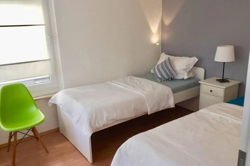 Apartment 120 Qm -3 Schlafzimmer-2 Baeder- Fuer 7 Gaeste Dusseldorf 0*,  Germany