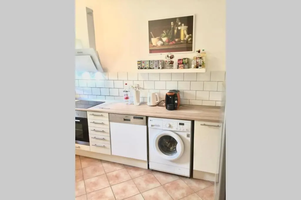 Apartment 120 Qm -3 Schlafzimmer-2 Baeder- Fuer 7 Gaeste Dusseldorf