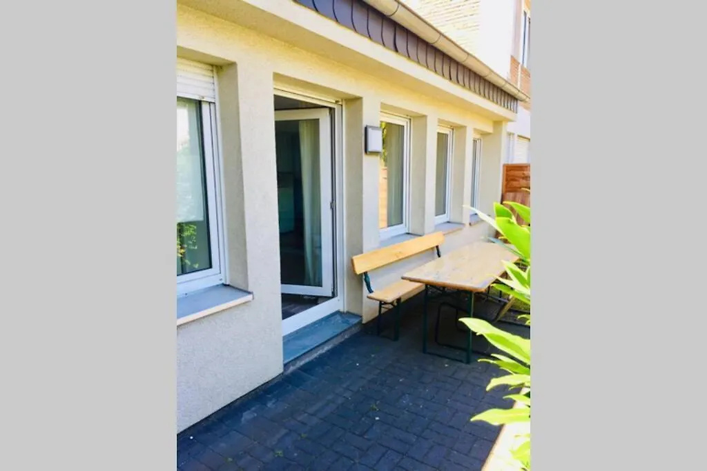 Apartment 120 Qm -3 Schlafzimmer-2 Baeder- Fuer 7 Gaeste Dusseldorf